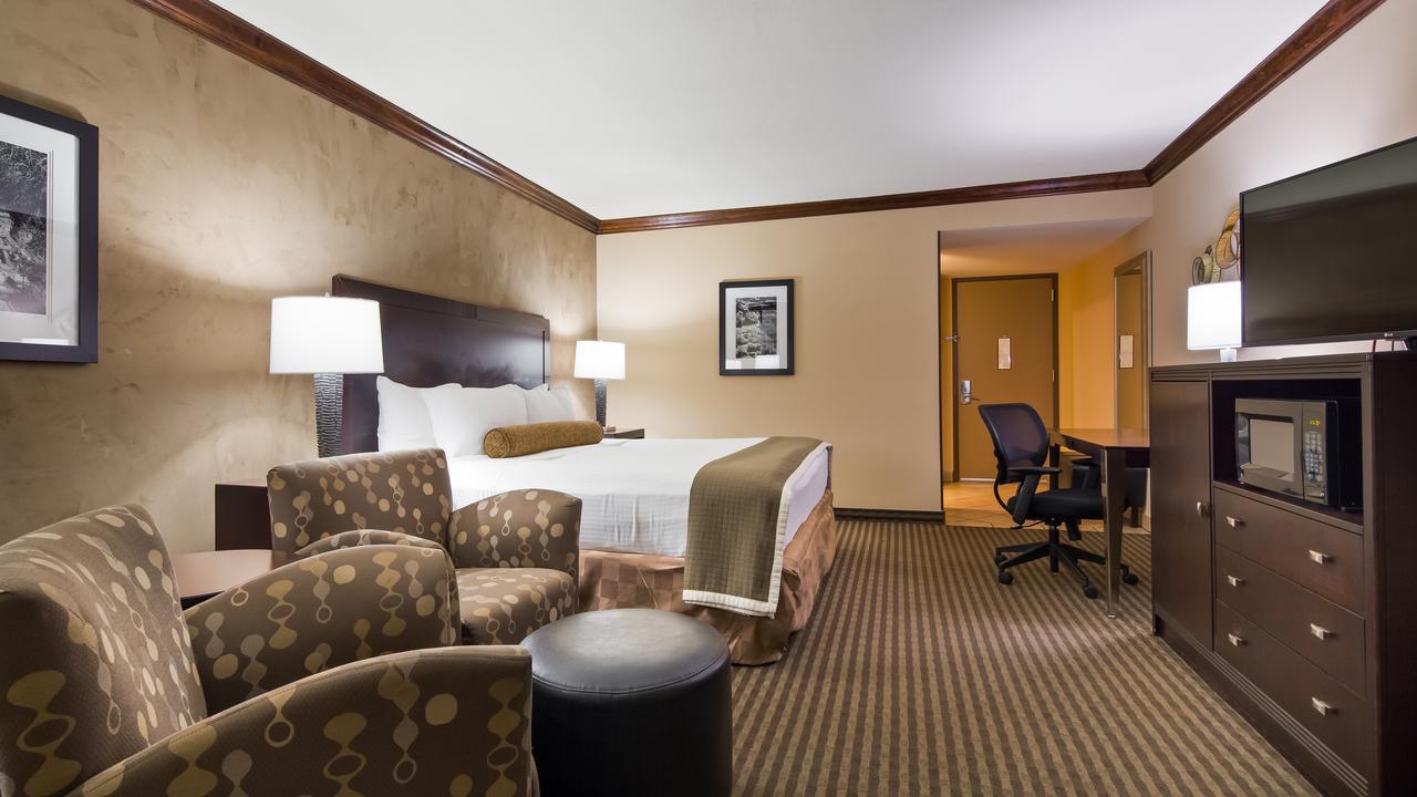Best Western Plus Raton Hotel Exterior photo